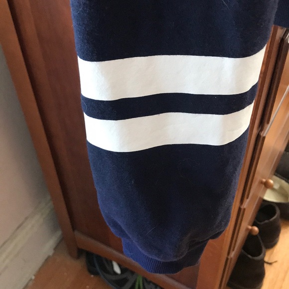 Long sleeved cropped navy sweatshirt - Picture 4 of 4